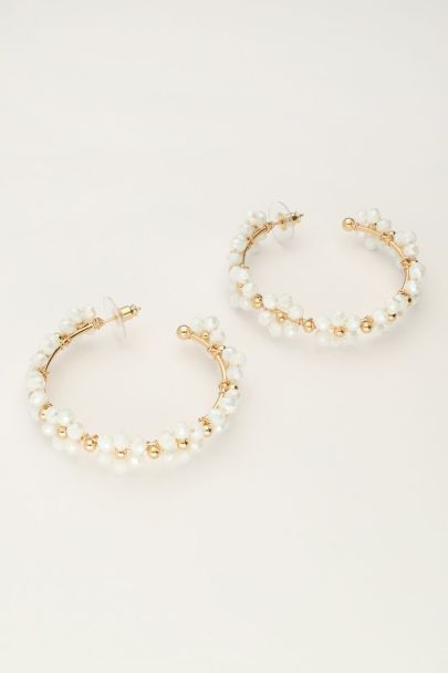 Grote oorringen met witte bloemetjes