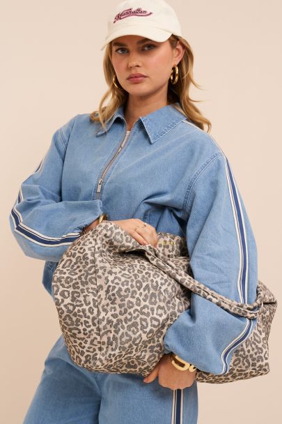 Large tote bag with light leopard print