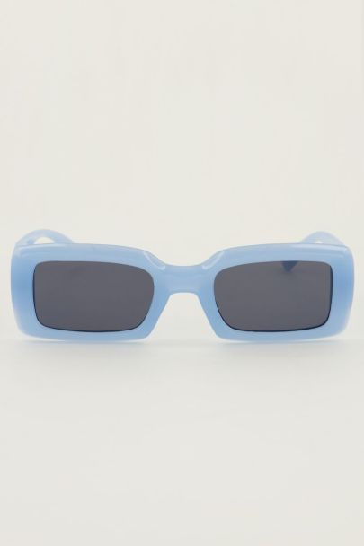 Hellblaue rechteckige Sonnenbrille