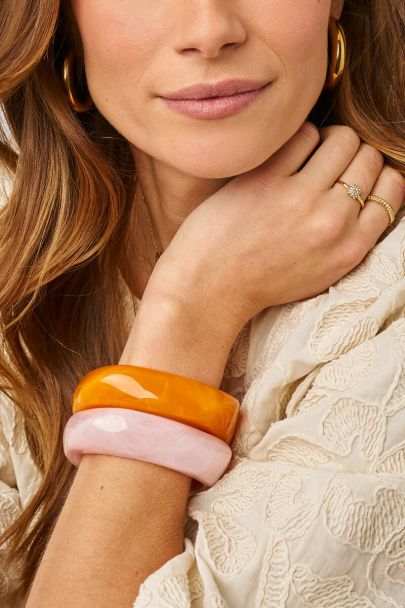 Bracelet en résine rose pâle