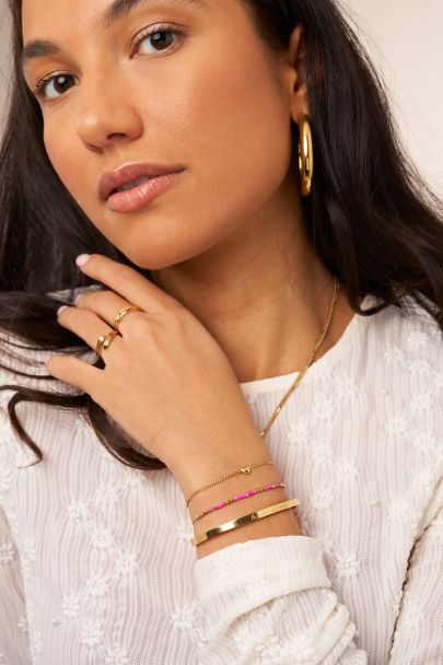 Minimalistisches Armband mit pinken Perlen