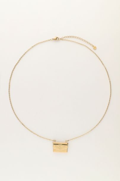 Collier minimaliste avec enveloppe