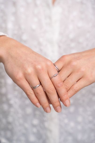 Minimalistischer Ring mit Struktur & drei Kugeln