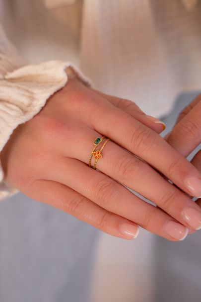Minimalist ring with square green rhinestone
