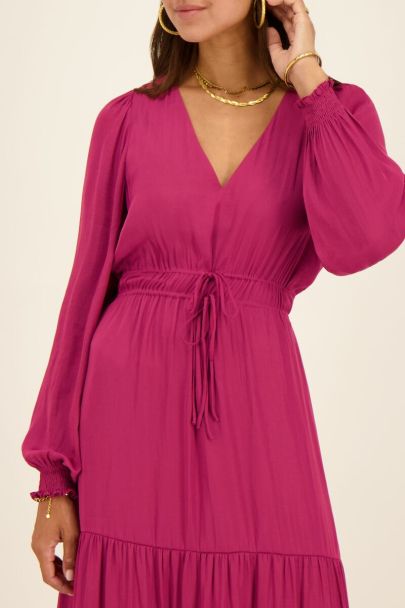 Robe longue violette effet satin