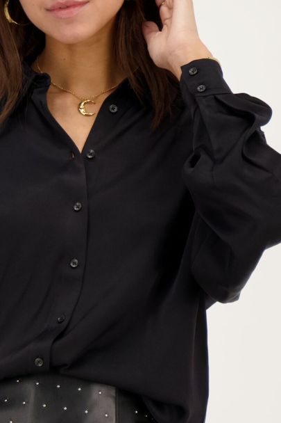 Schwarze Oversized-Bluse aus Satin