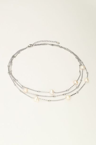 Collier avec 3 petites chaînes et des perles 