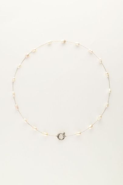 Minimalistische Kette mit Perlen