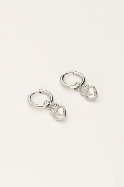Minimalist heart earrings