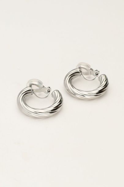 Small clip-on earrings with chunky twist