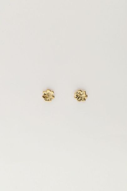 Island flower stud earrings