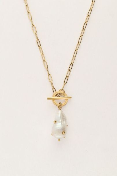 Chain necklace with freshwater pearl and studs 
