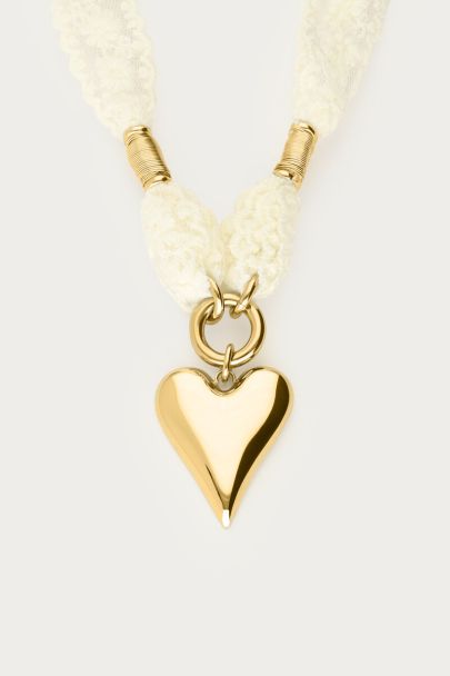 Collier avec dentelle et cœur