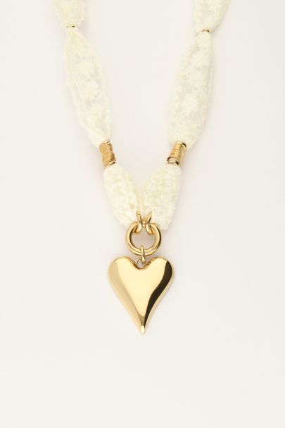 Ketting met kant en hartje
