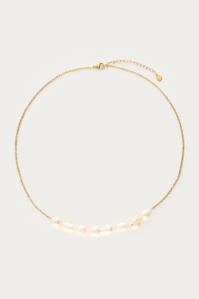 necklace with seven freshwater pearls