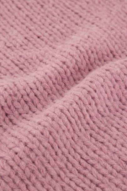 Rosa Oversize-Pullover aus Grobstrick