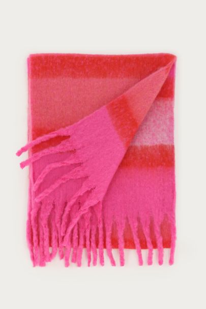 Roze sjaal met strepen en franjes