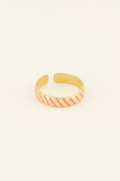 Roze ring met strepen