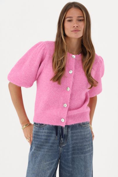 Pinke Strickjacke mit Puffärmeln