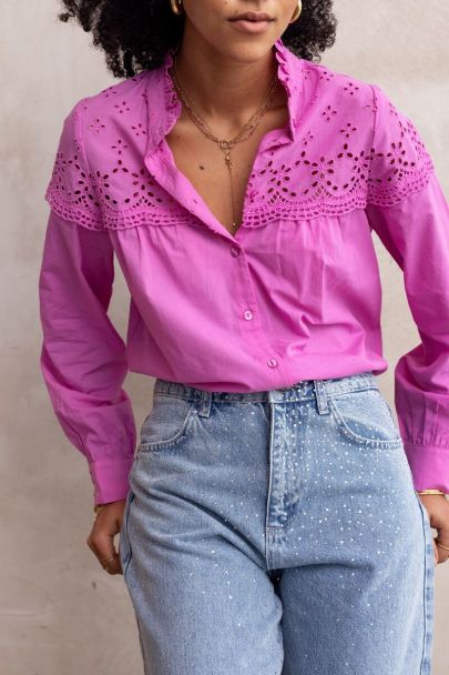 Roze blouse met embroidery en ruffle kraag