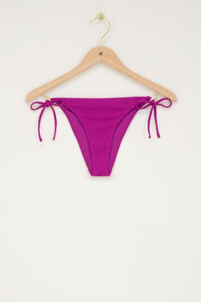 Paars bikini broekje met strikbandjes en structuur