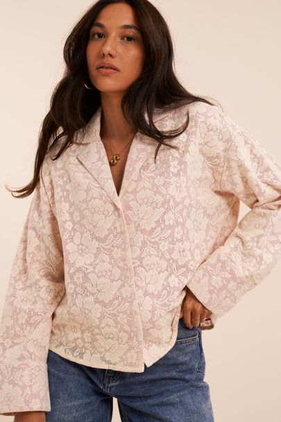 Paarse blouse met bloemen en kant