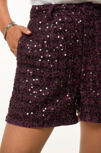 Short violet à paillettes