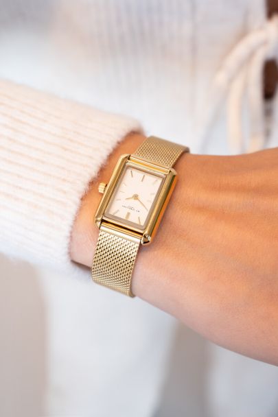 Rectangular watch with fine chain strap