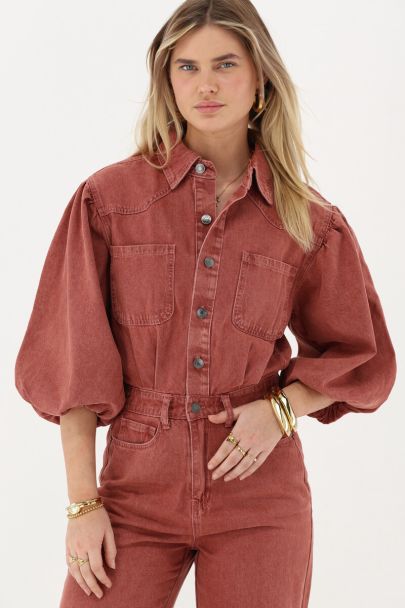 Rode jumpsuit met korte pofmouwen