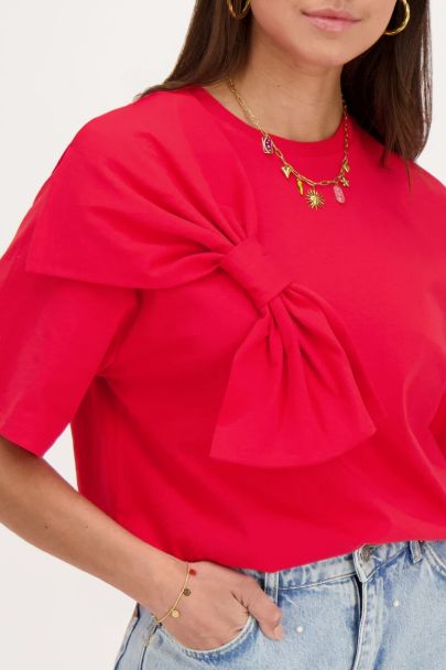 Red t-shirt with bow