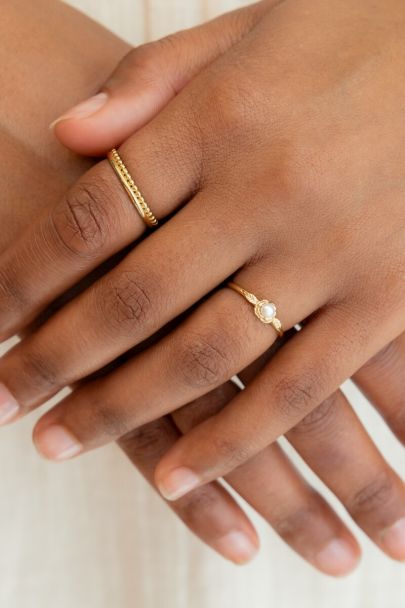 Ring with rose and faux pearl