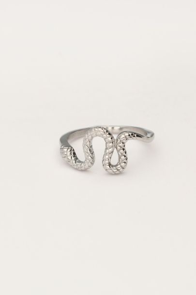 Ring with snake