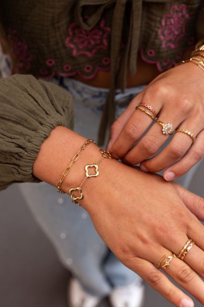 Armband mit fünf Kleeblättern