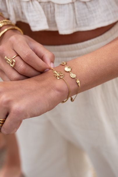 Mer minimalist bracelet with shells