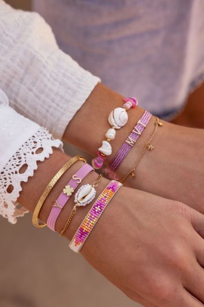 Freshwater pearl bracelet with pink beads and shell