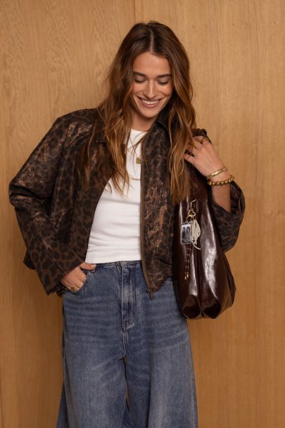 Bruine panterprint bomber met PU kraag