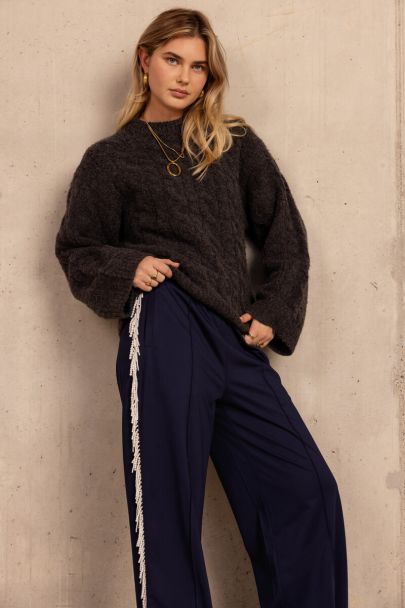 Donkergrijze oversized kabel trui