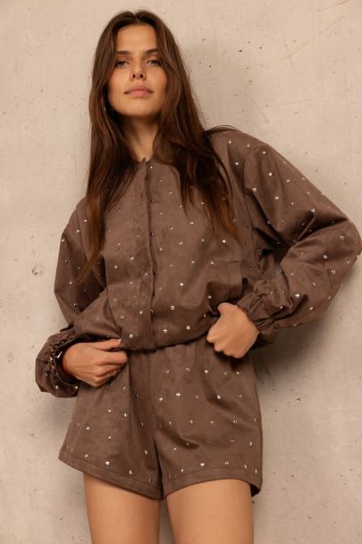 Braune Shorts in Wildlederoptik mit Nieten