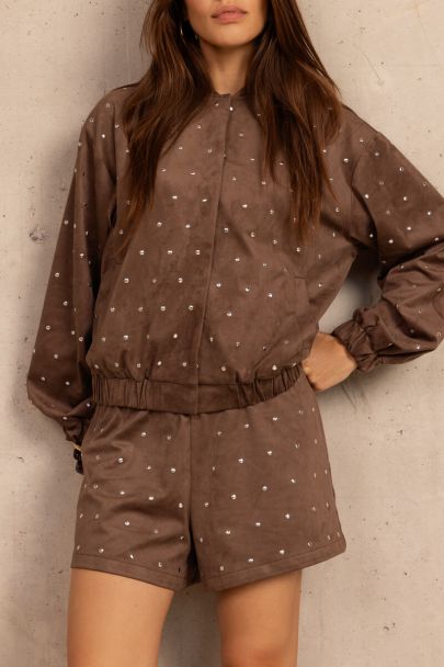 Braune Shorts in Wildlederoptik mit Nieten