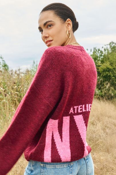 Burgundy trui met backprint "Atelier NYC"