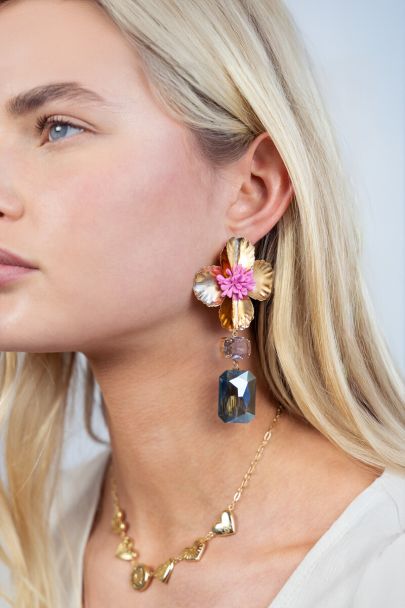 Boucles d'oreilles avec fleurs et pierres