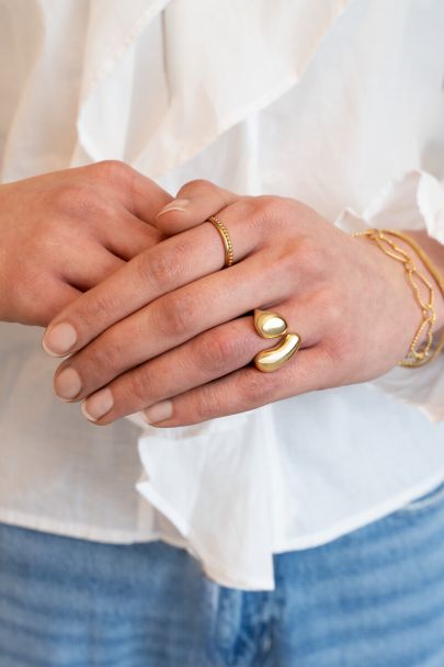 Statement ring broken heart