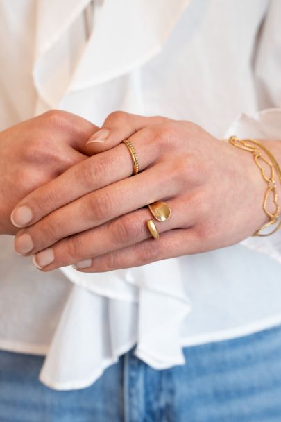 Statement ring hollow