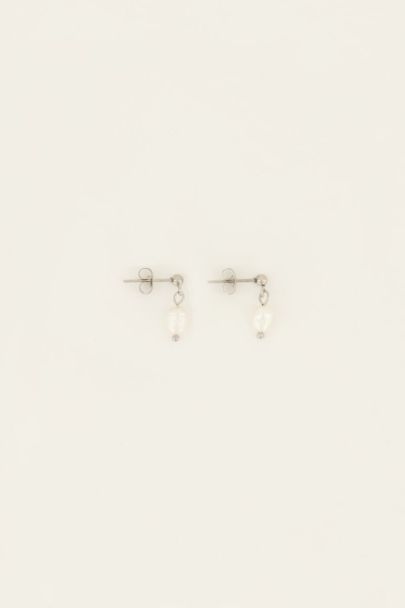 Studs pearls