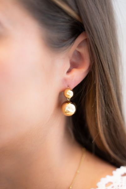Studs with bubbles