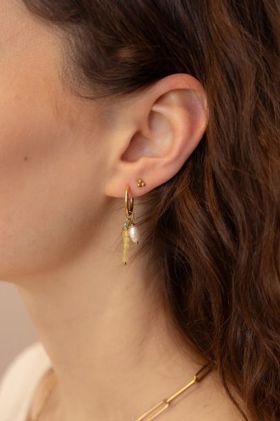Sunrocks earrings with green beads & freshwater pearl