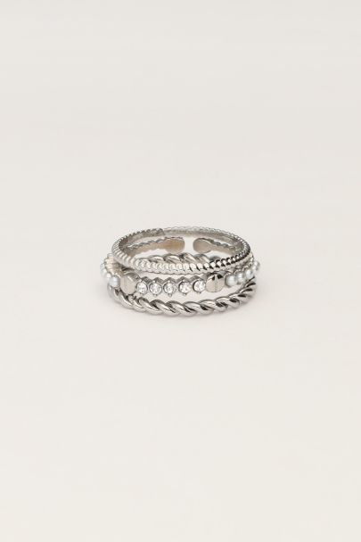 Twisted ring set