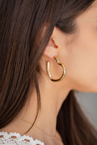 Vintage earrings with open hearts