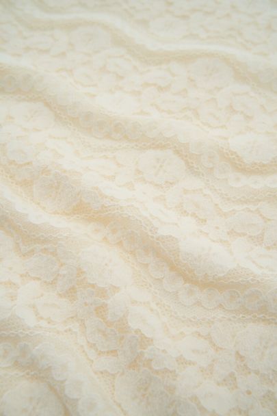Witte fluffy kanten top
