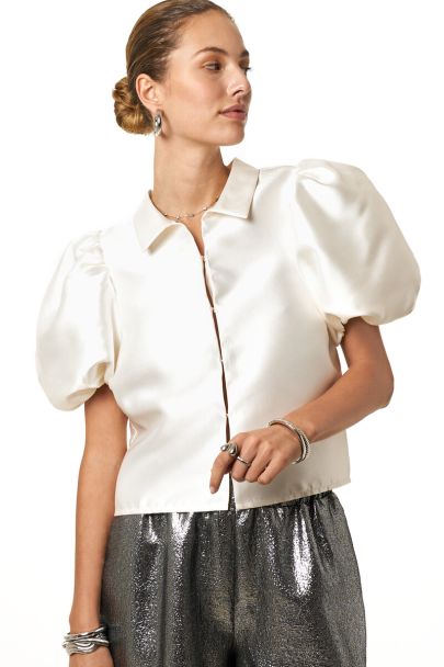 Witte top met korte pofmouwen in satijn look